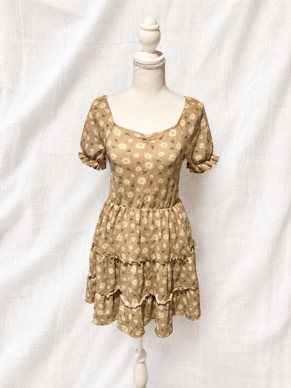 Square-Neck Tiered Daisy Mini Dress - Beige